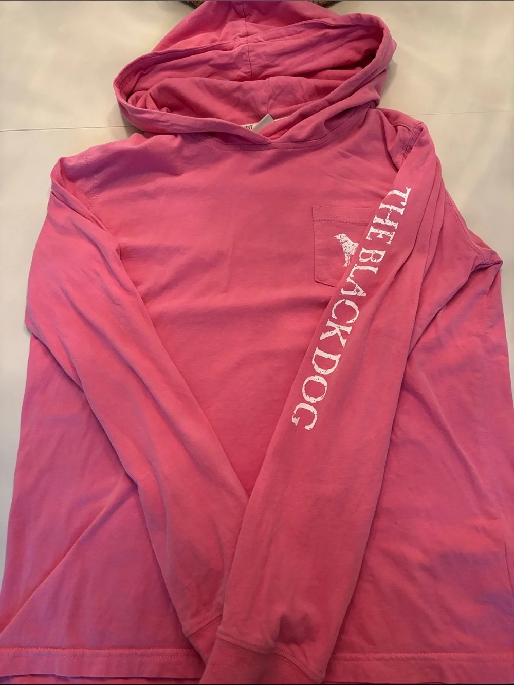 Vineyard Vines Girls' Pink Hooded Pocket Tee with Dog Graphic